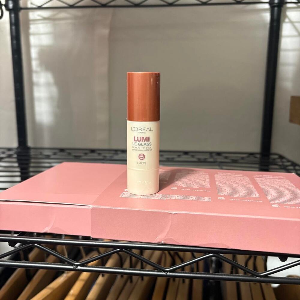 Loreal lumi le glass highlighter